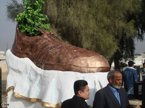 art.shoe.monument.cnn.jpg