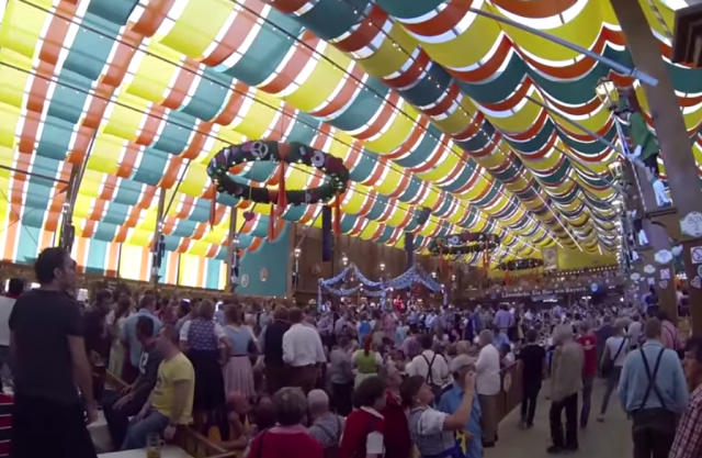 Oktoberfest-Munich-2013-e1442584664142.png
