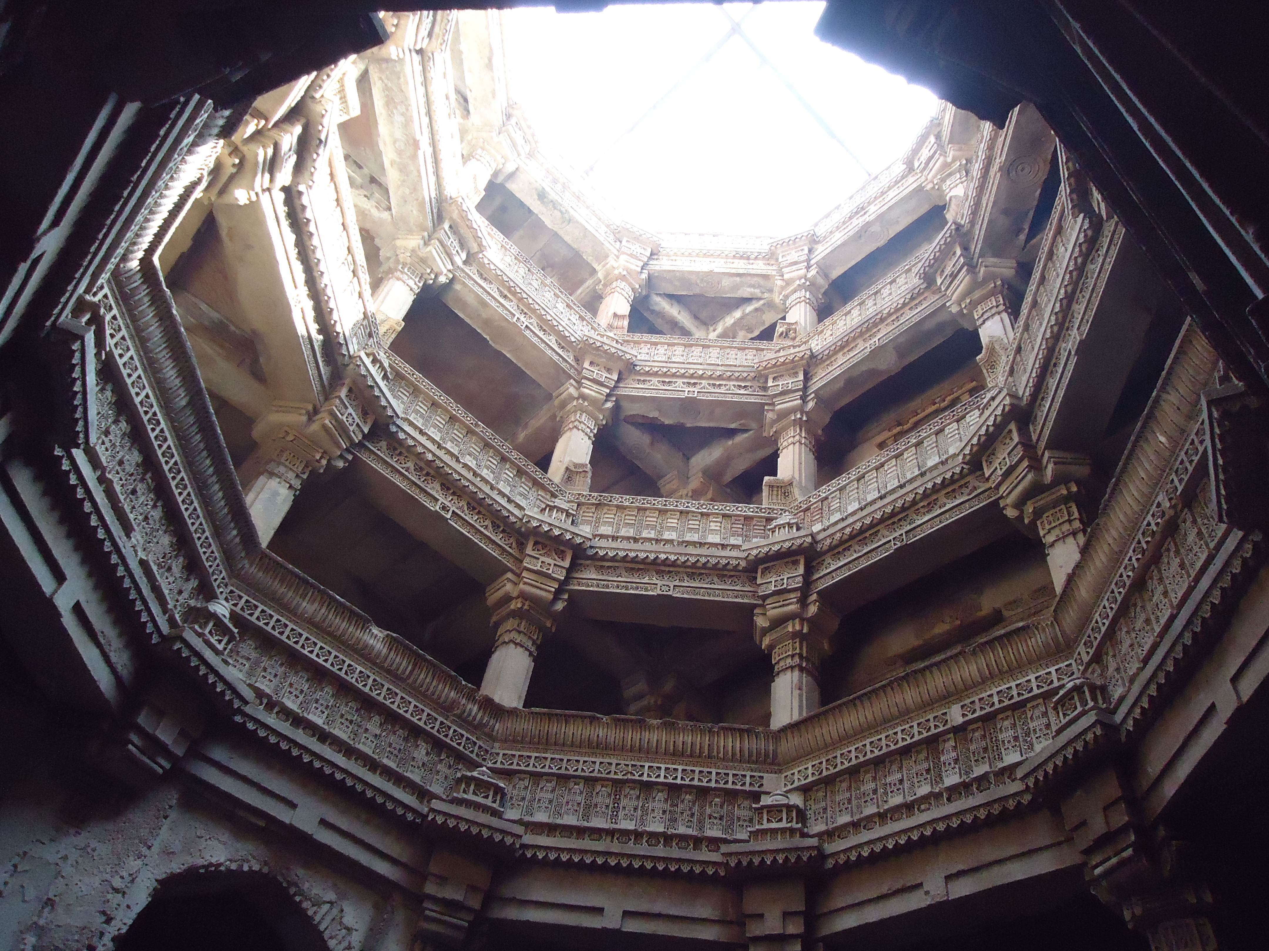 Top_view_from_bottom_for_center_of_well.JPG