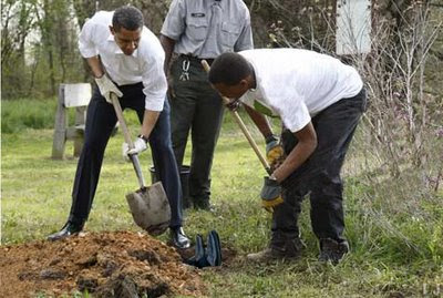obama+digging.jpg