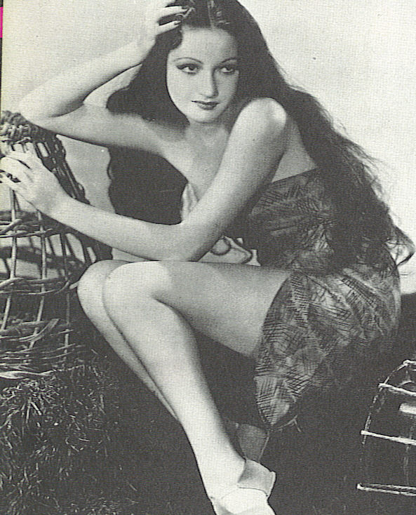 dorothy-lamour-classic-movies-22098746-593-734.jpg