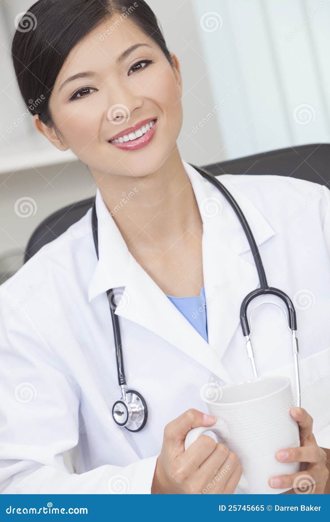 chinese-female-woman-doctor-drinking-coffee-tea-25745665.jpg