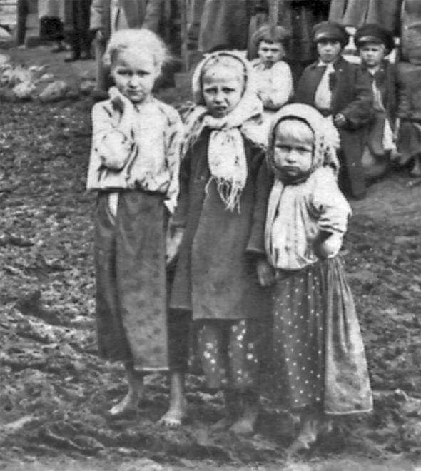 children-of-miners-1900.jpg