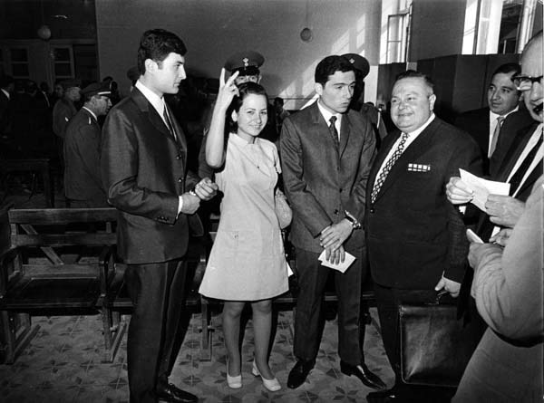 Leila_Khaled_in_Damascus.jpg