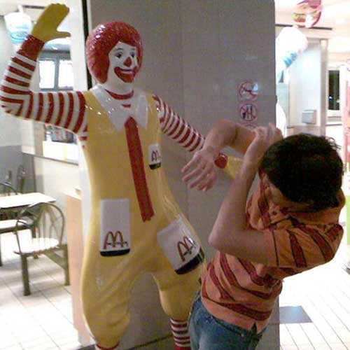 ronald-mcdonald-statue-slap.jpg