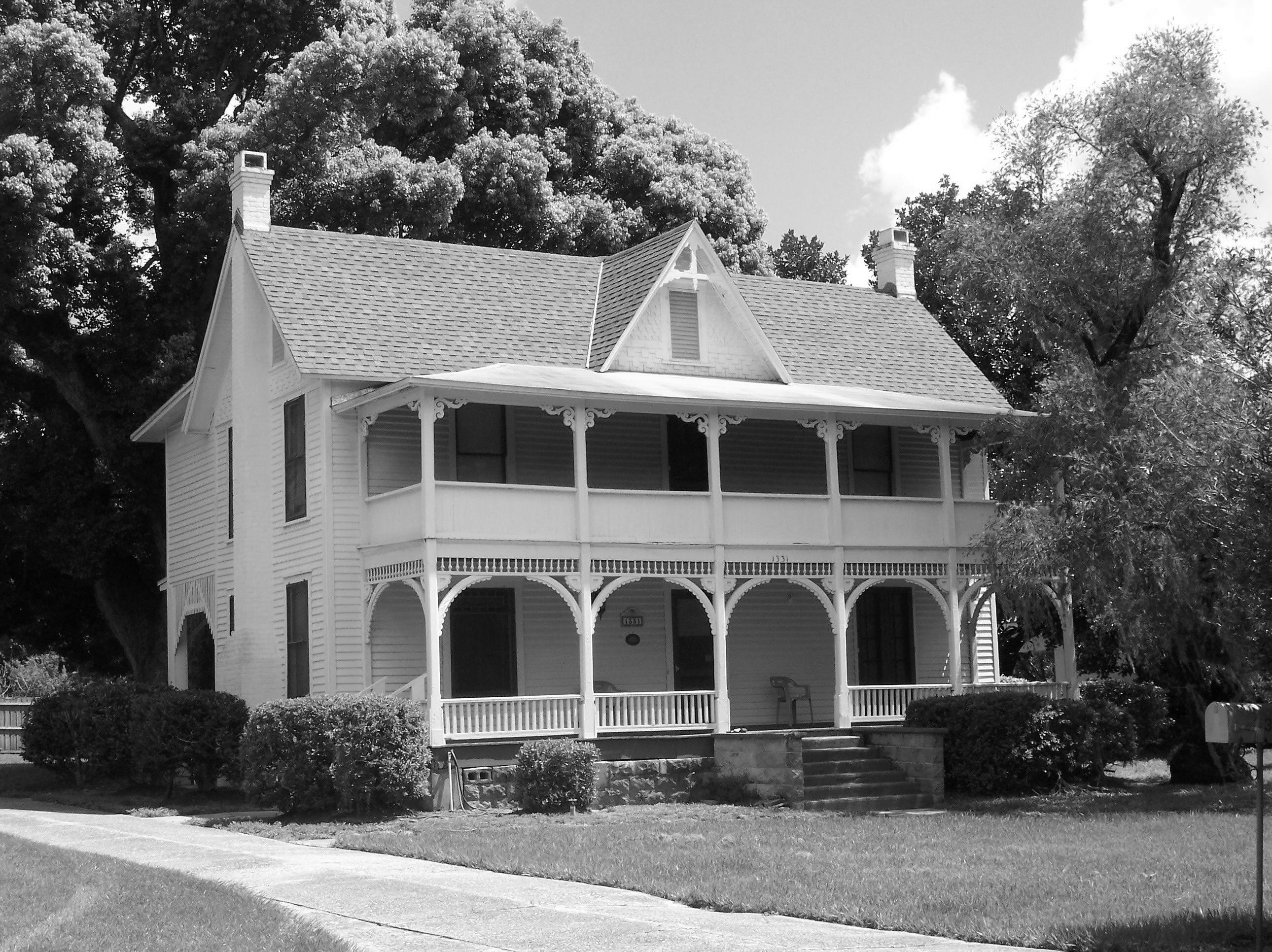 old-house-bw.jpg