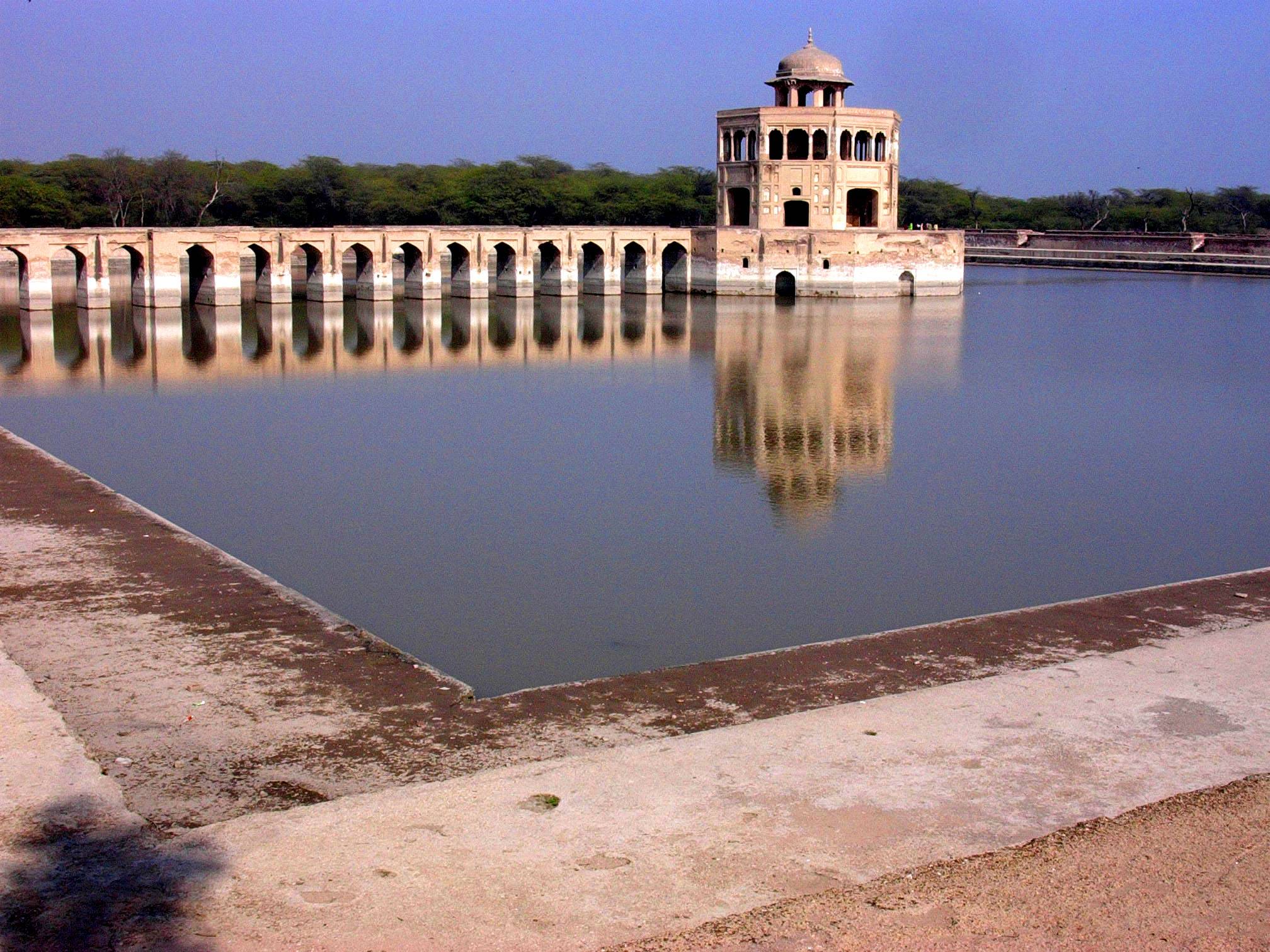 pavilion-hiran-minar-.jpg