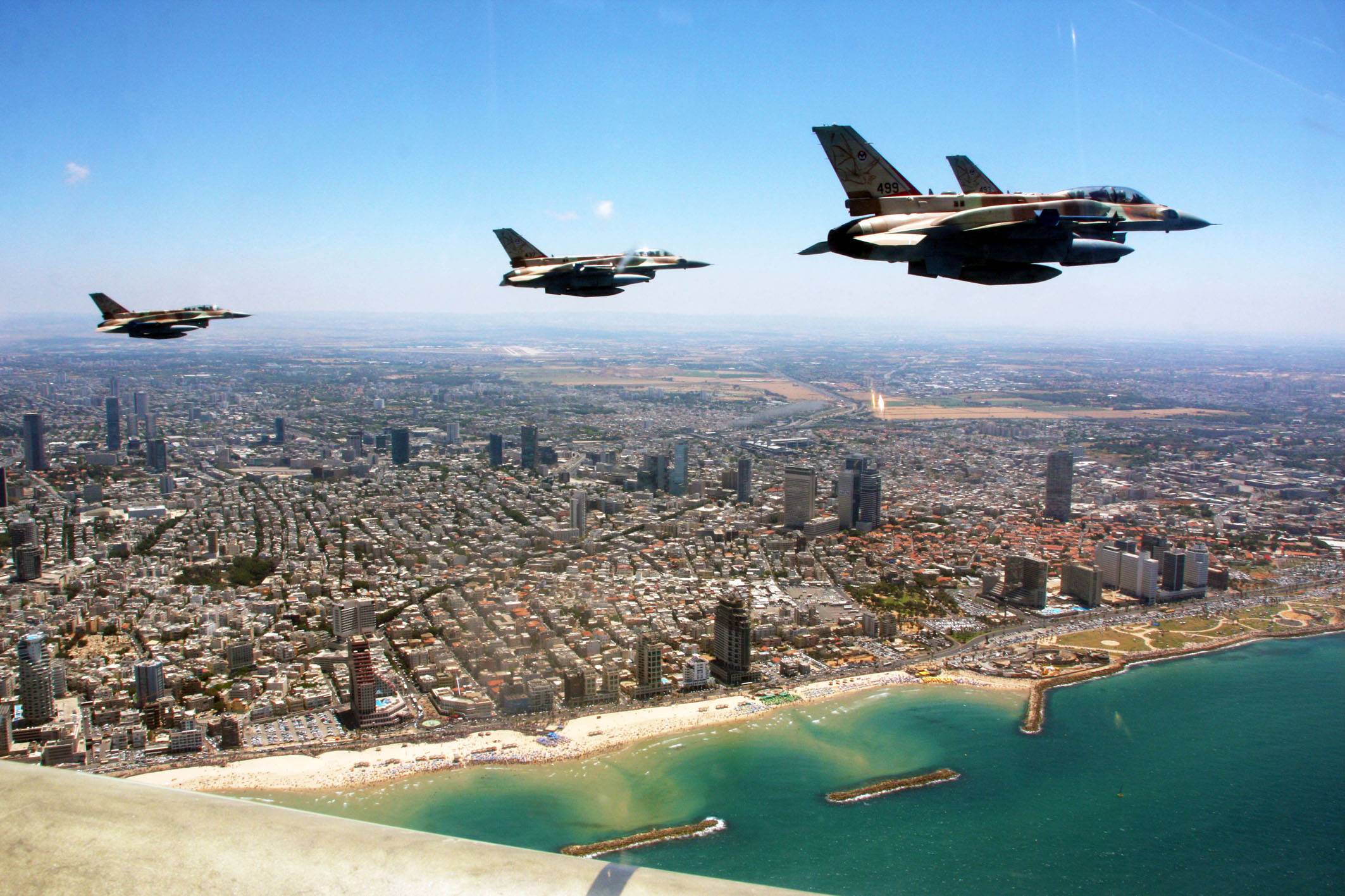 Flickr_-_Israel_Defense_Forces_-_IAF_Flight_for_Israel's_63rd_Independence_Day.jpg