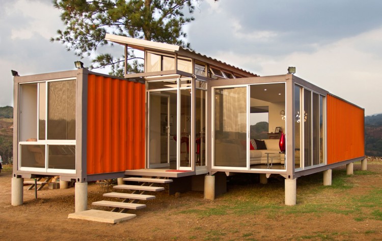 Containers-of-Hope-07-750x474.jpg