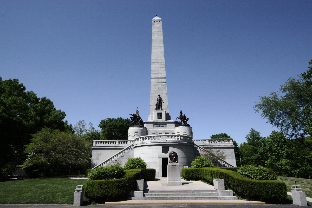 Lincoln%27s_Tomb.JPG