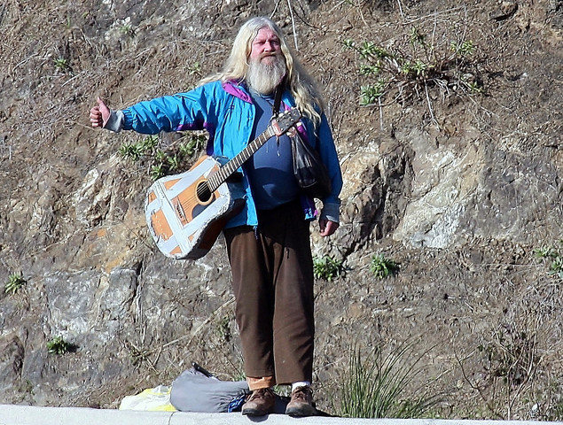 sta-travelbuzz-hitchhike.jpg