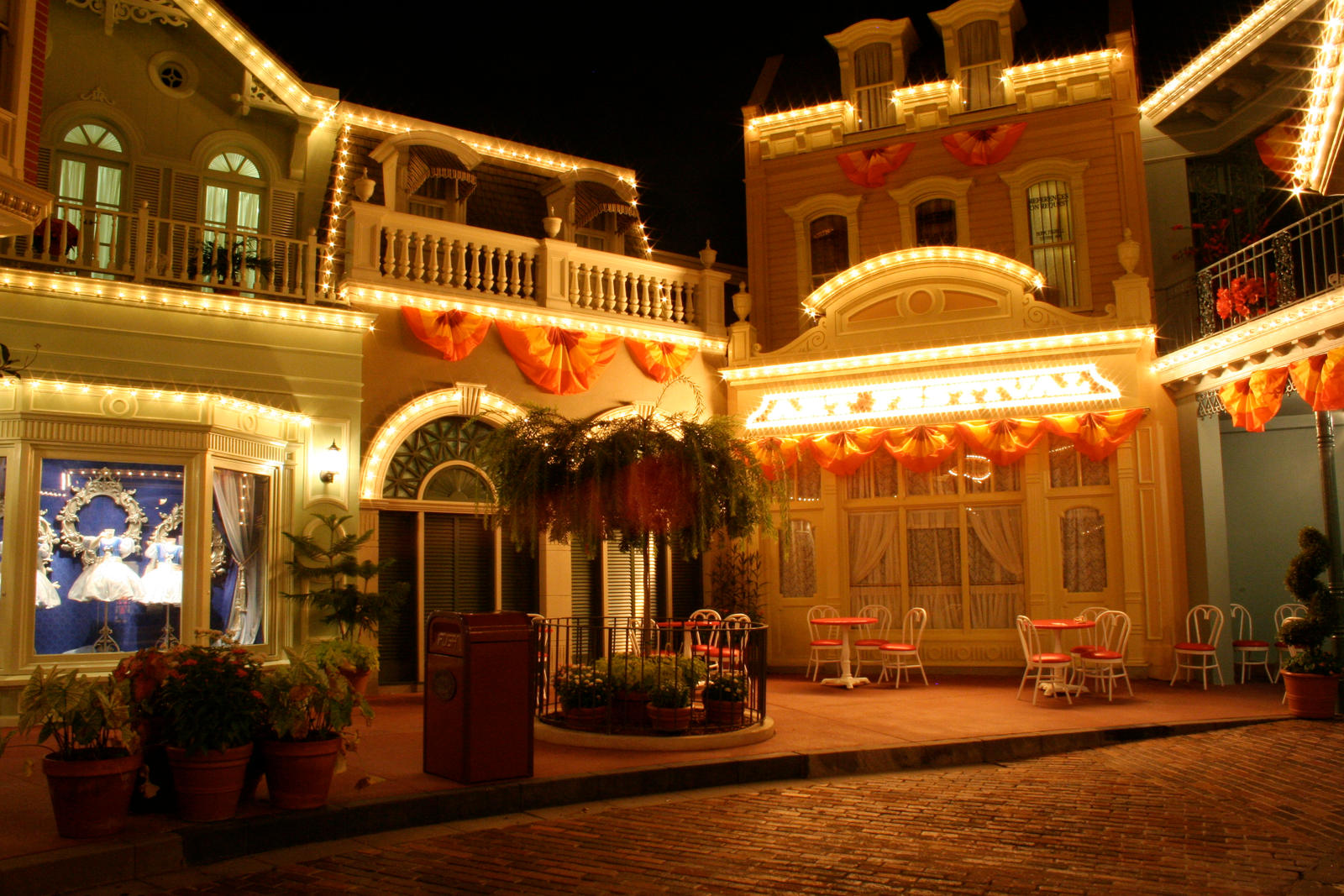 Magic_Kingdom_Halloween_47_by_Disney_Stock.jpg