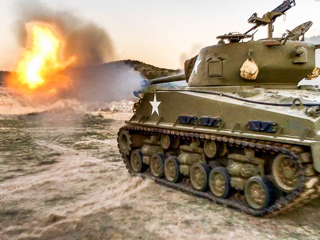 sherman-tank-firing.jpg