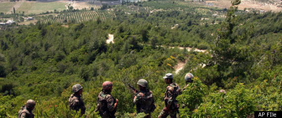 r-SYRIA-BORDER-AREA-large570.jpg