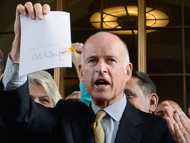 Jerry-Brown-signature-Kevork-Djansezian-Getty-640x480.jpg