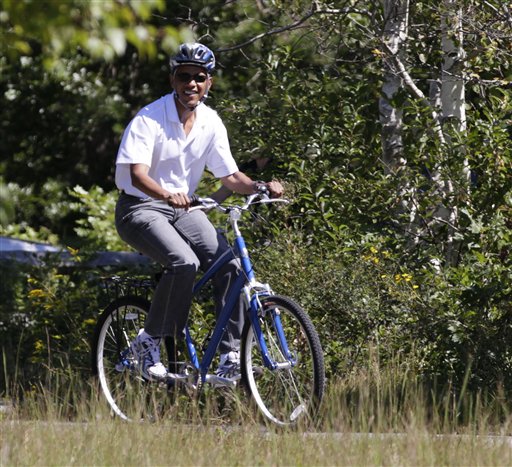 Obama-riding-a-bike.jpg