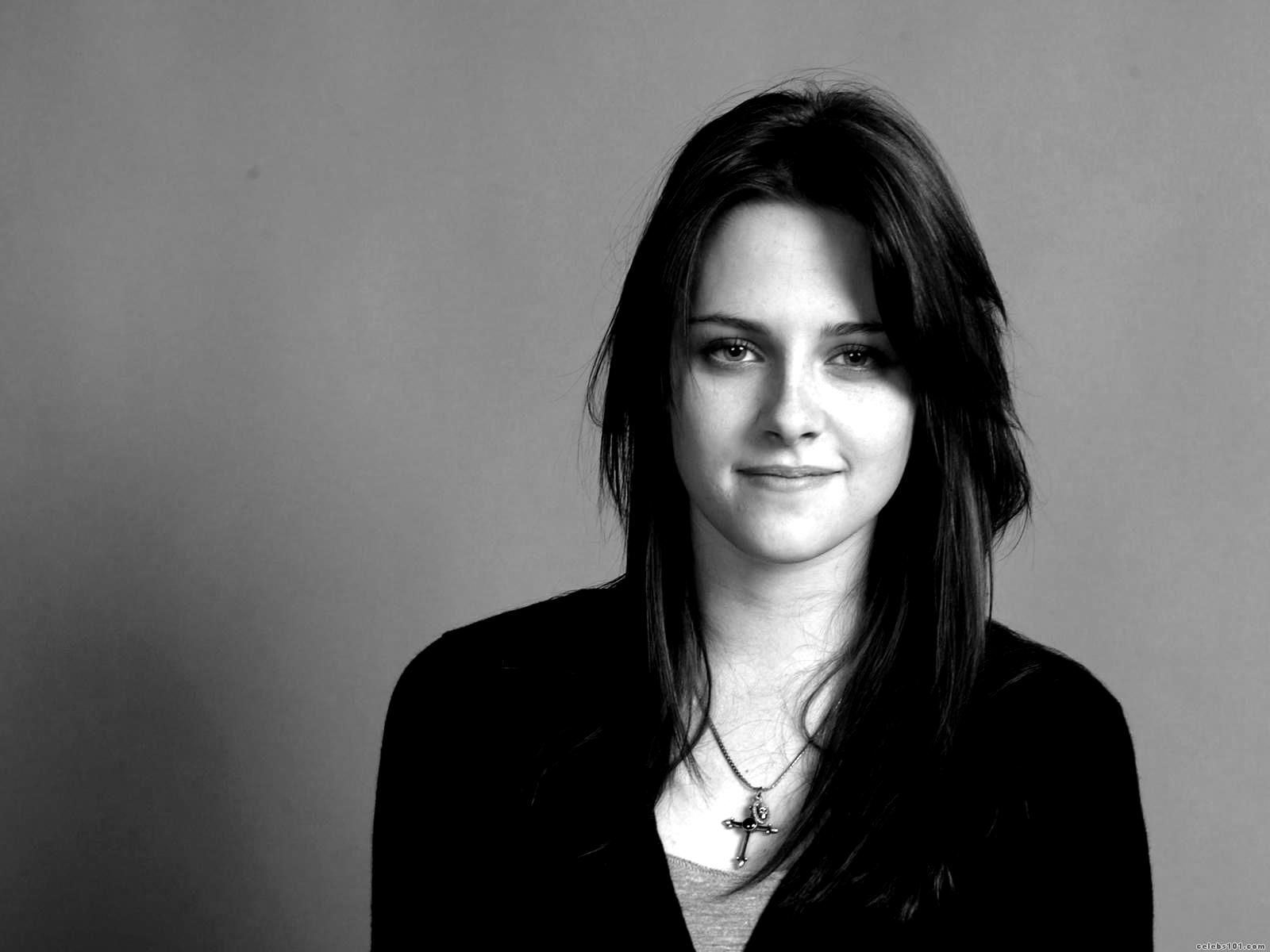 Kristen-Stewart-hot-black-and-white-wallpapers.jpg