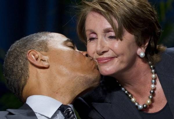 nancy-pelosi-and-barack-obama-kissing.jpg