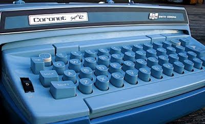 vintage-typewriter-smith.jpg