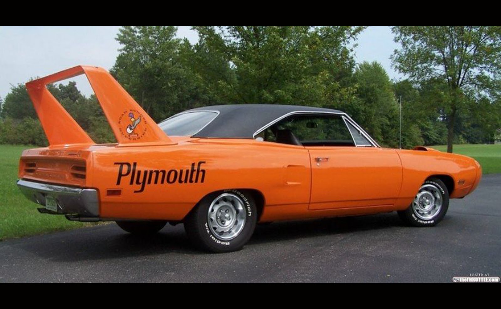 classic+muscle+car+dodge+plymouth+plymoth+rear+spoiler+giant+orange+1960+1970.jpg