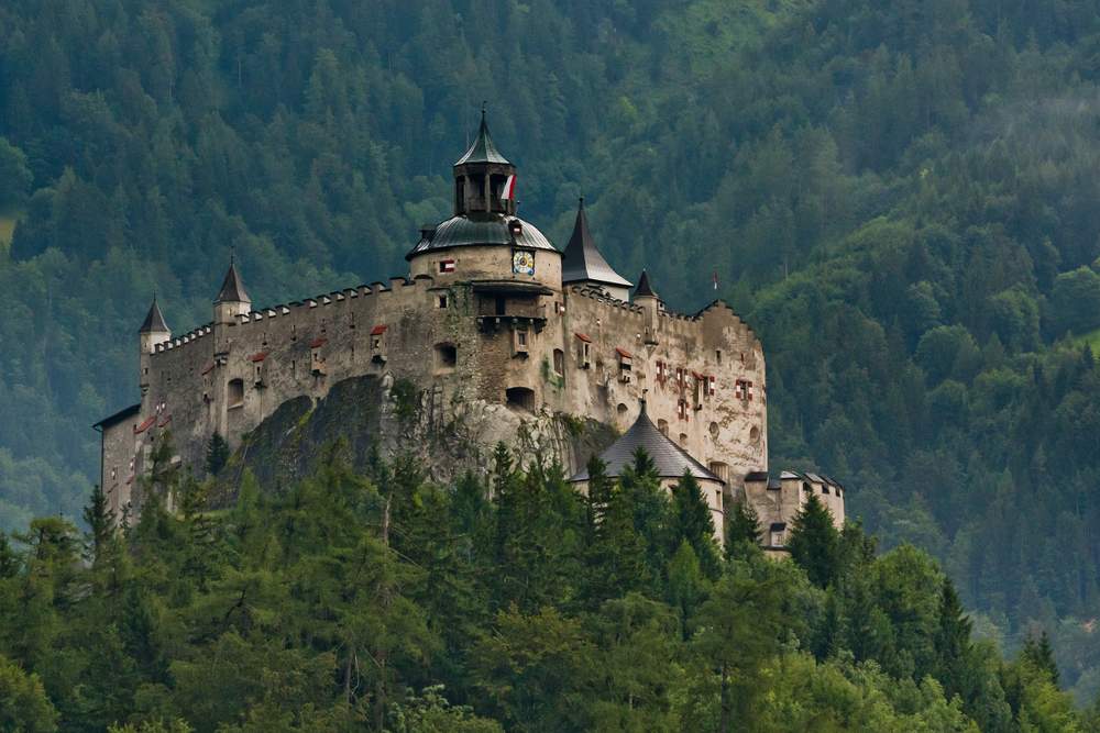 castle-Burg-Hohenwerfen.jpg
