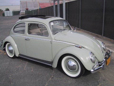 1960_Volkswagen_Bug_with_Semaphores_Front_1.jpg