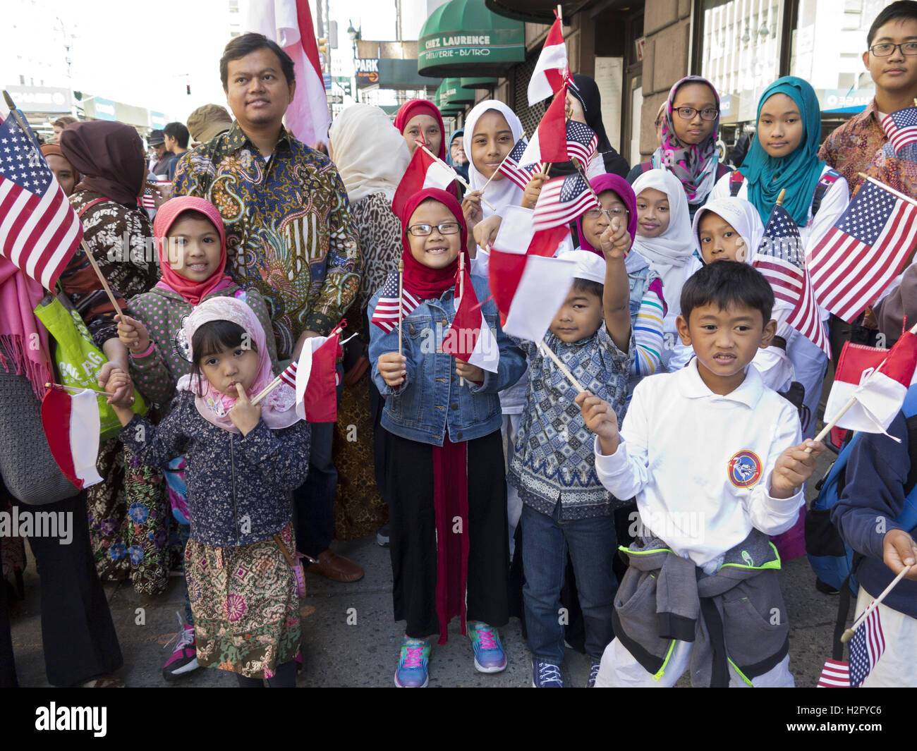 indonesian-american-children-at-american-muslim-day-parade-in-new-H2FYC6.jpg