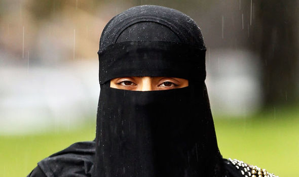 niqab-611934.jpg