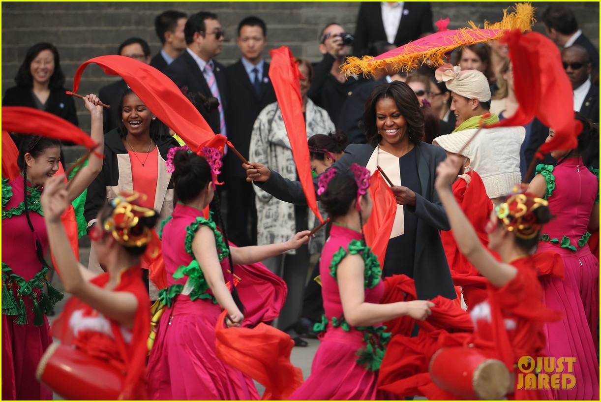 michelle-obama-jumps-rope-in-china-13.jpg