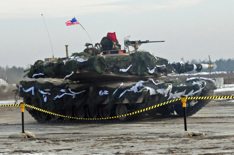 US-Army-tanks-being-moved-to-Russian-border.jpg