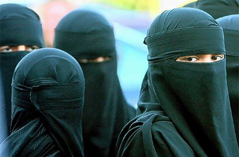 woman-with-burka_64.jpg