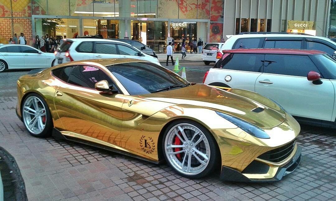 Ferrari-F12-Gold-1.jpg