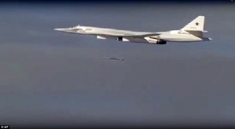 2E89B50E00000578-3321624-A_Russian_Tu_160_bomber_launches_a_cruise_missile_at_a_target_in-a-30_1447784682501.jpg