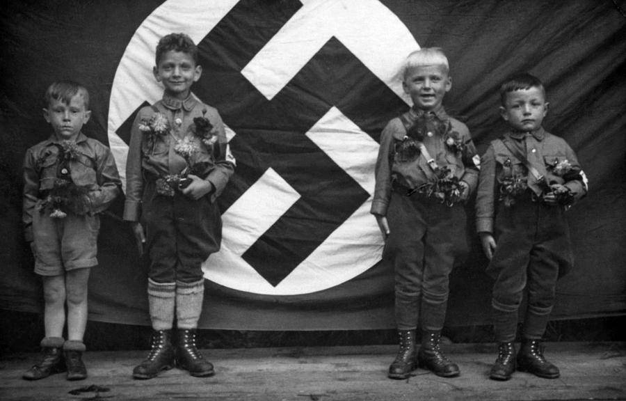 nazi-germany-hitler-youth-c-1935-everett.jpg