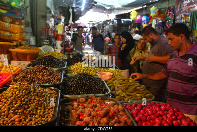 july-30-2011-gaza-city-gaza-strip-palestinians-shop-for-food-ahead-cdwt58.jpg