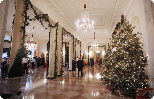 2011-white-house-christmas-grand-foyer%25255B7%25255D.jpg