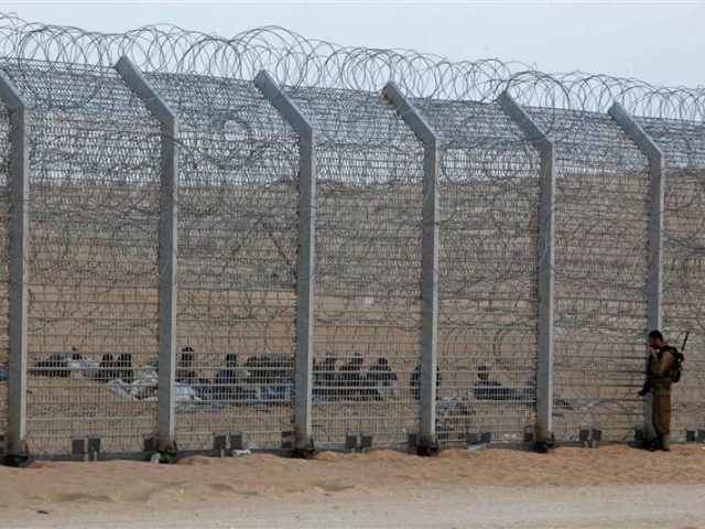border-fence-between-israel-and-egypt-Reuters-640x480.jpg