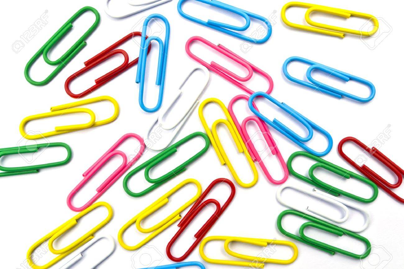 14974541-paper-clips-background-Stock-Photo-clip.jpg
