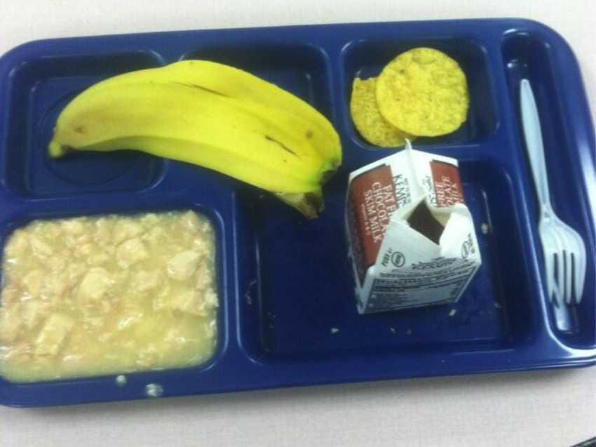 students-are-tweeting-awful-photos-of-school-lunches-to-blame-michelle-obama-for-new-healthier-meals.jpg