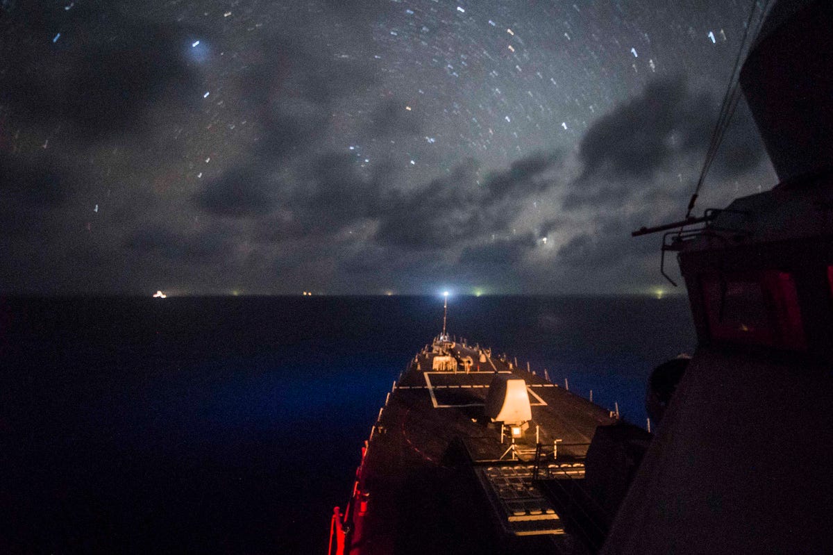 the-arleigh-burke-class-guided-missile-destroyer-uss-fitzgerald-ddg-62-transits-the-south-china-sea.jpg