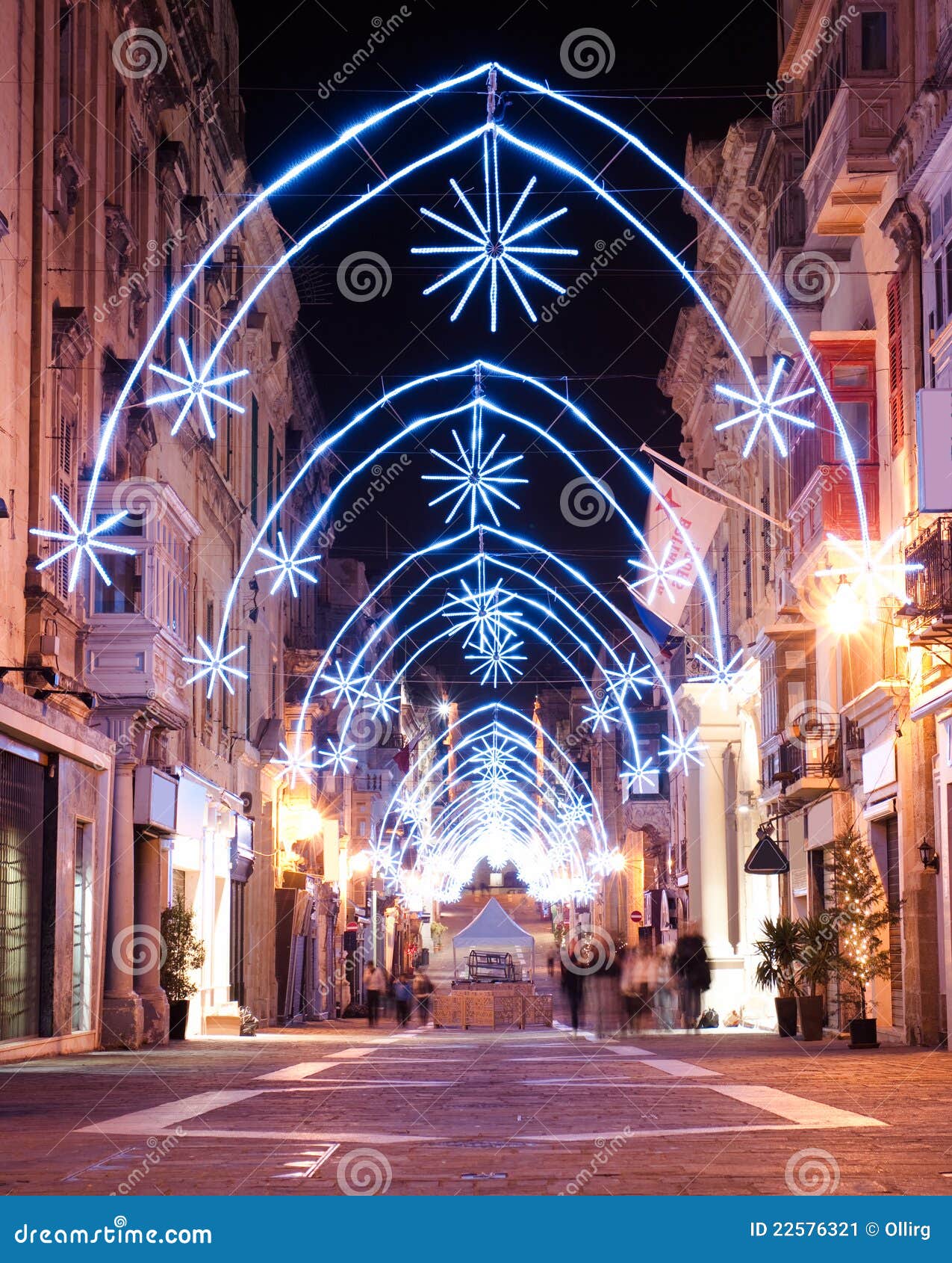 christmas-decoration-valletta-malta-22576321.jpg