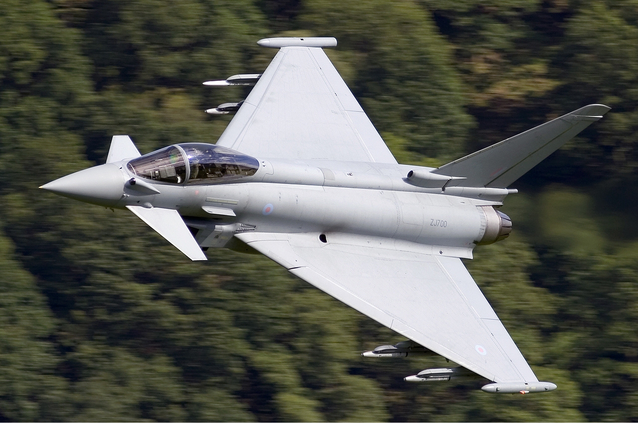 RAF_Eurofighter_EF-2000_Typhoon_F2_Lofting-2.jpg
