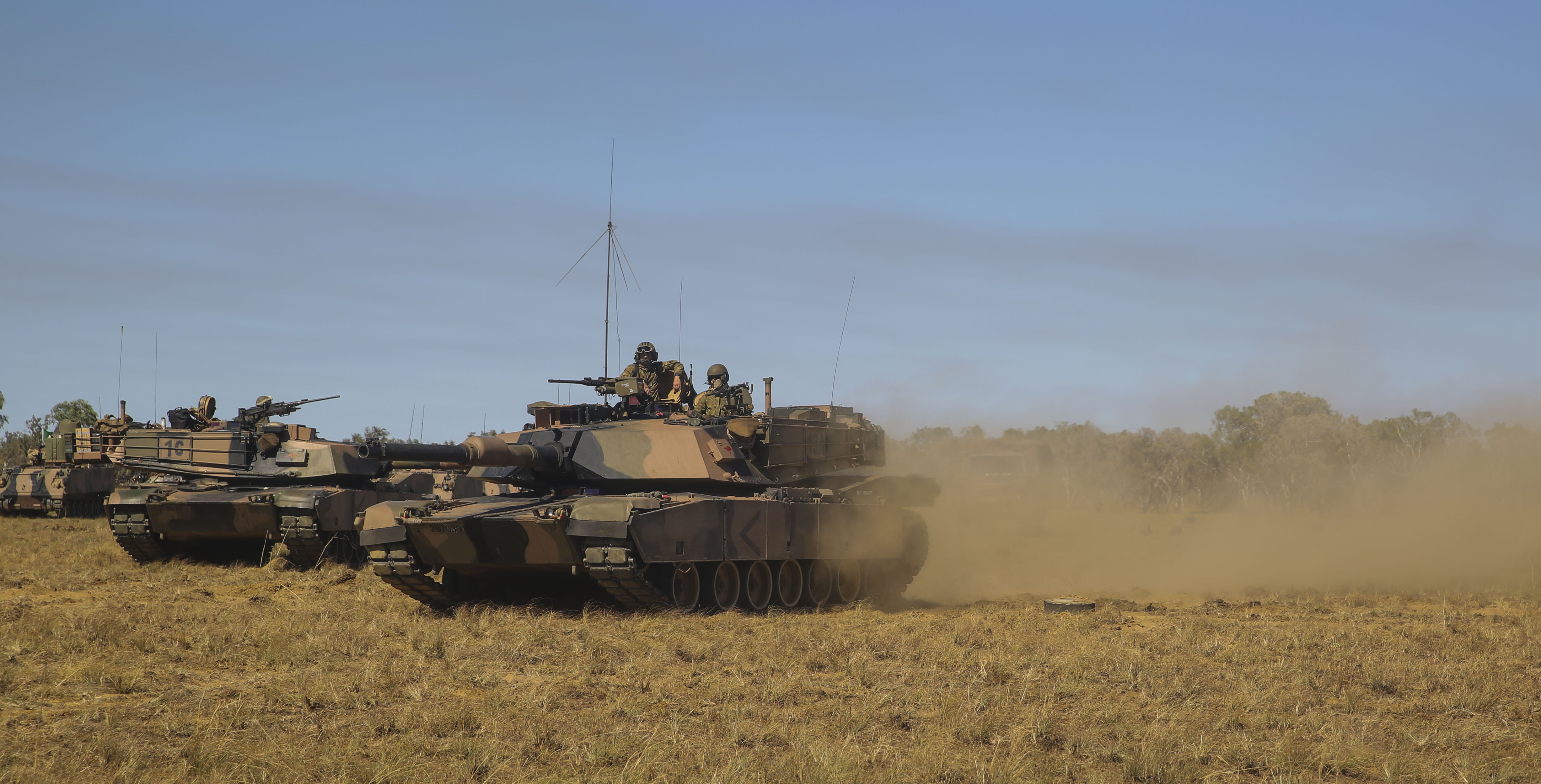 Australian_Army_Abrams_tanks_during_Exercise_Koolendong_at_Bradshaw_Training_Area,_Aug_21,_2014.jpg