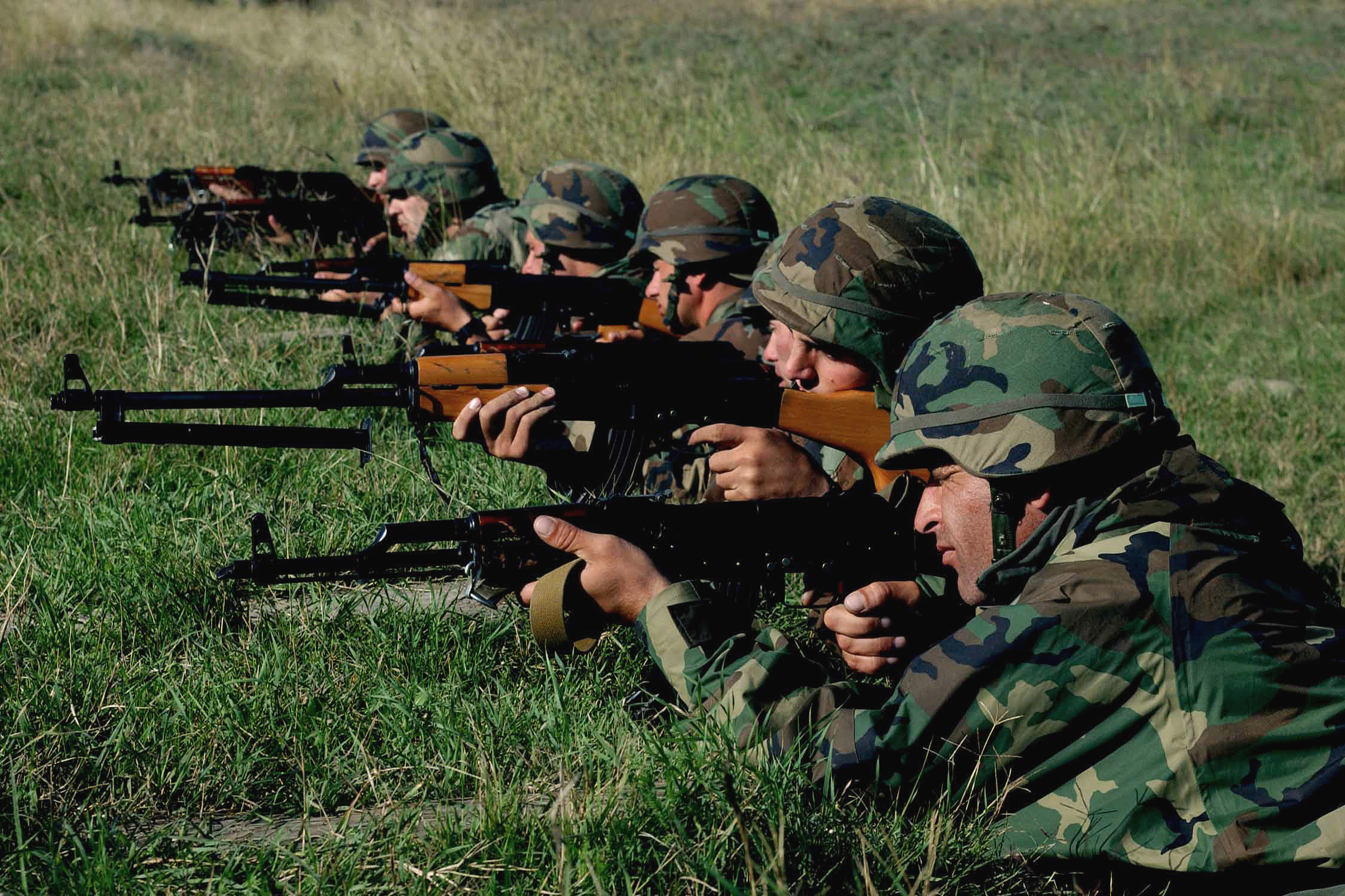 Georgian_Army_soldiers_on_firing_range_DF-SD-04-11509.JPG