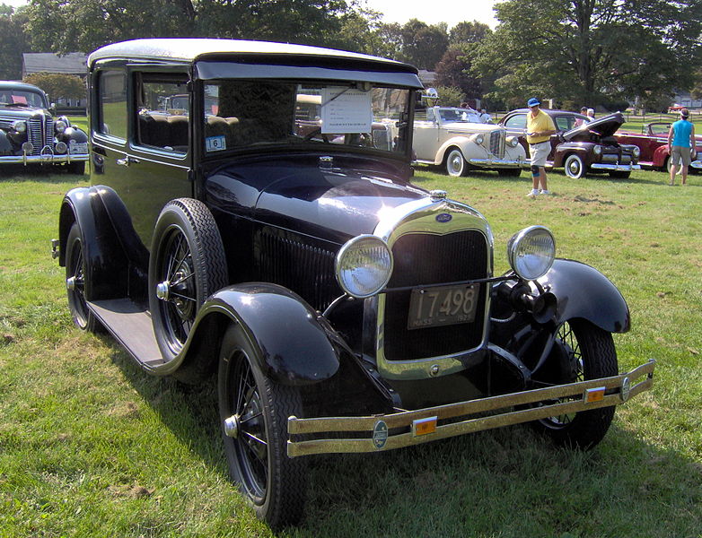782px-1929_Ford_Model_A_Fordor.JPG