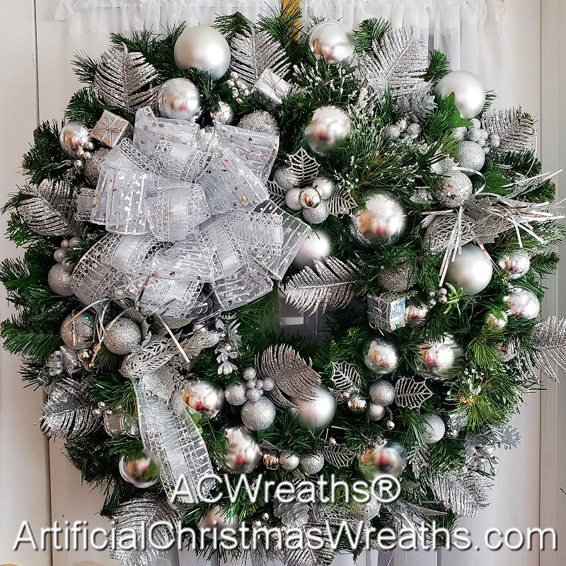lg_silver_bells_christmas_wreath18.jpg