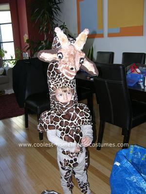 coolest-homemade-giraffe-costume-21384956.jpg