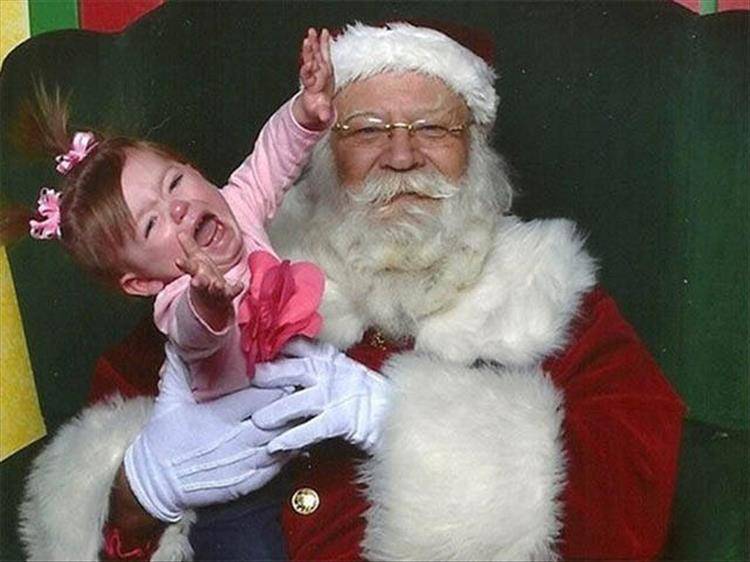 screaming-kids-and-santa-15.jpg