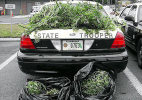 phily-drug-dealers-cops.jpg