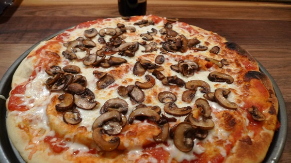 mushroom-pizza.jpg